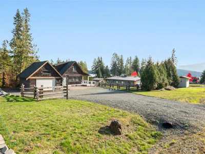 6373 Salal Road - 3