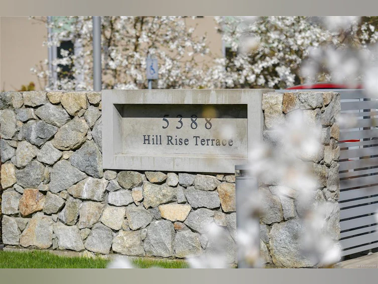 403-5388 Hill Rise Terrace, Saanich, BC, V8Y 3K3 - 44