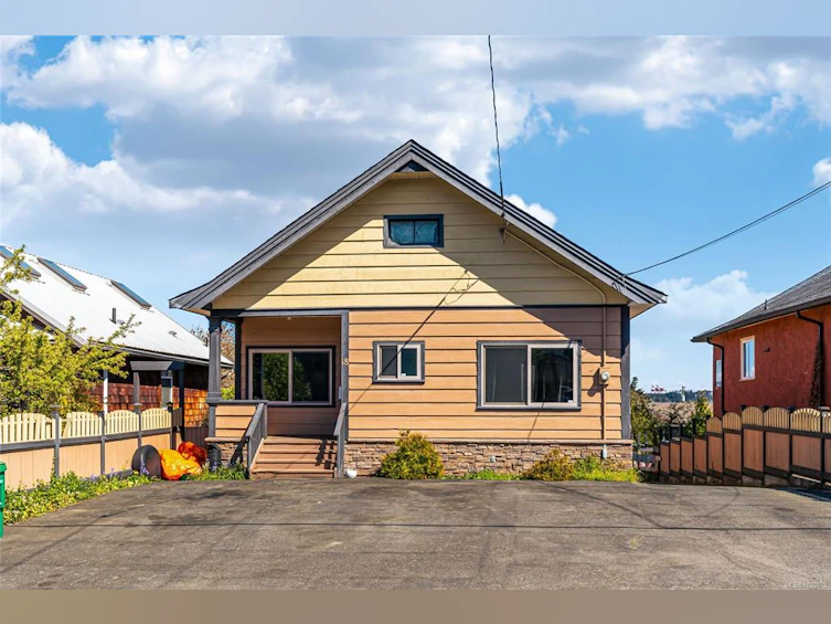 18 S Gillespie Street, Nanaimo, BC, V9R 4Y3