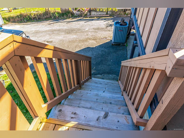 18 S Gillespie Street, Nanaimo, BC, V9R 4Y3 - 26