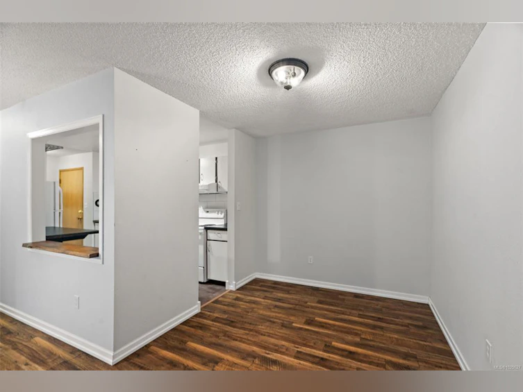 105-3255 Glasgow Avenue, Saanich, BC, V8X 4S4 - 7