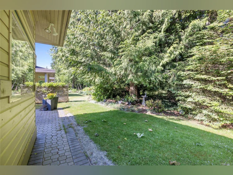 912 Lakes Boulevard, French Creek, BC, V9P 2P8 - 30