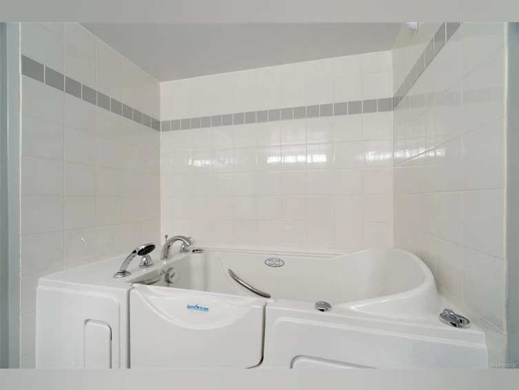 228-2245 James White Boulevard, Sidney, BC, V8L 1Z5 - 23