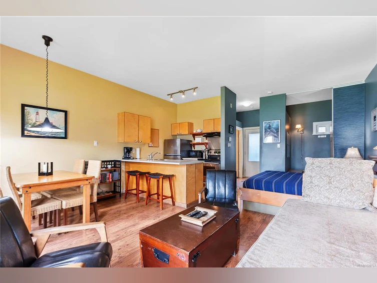 103-230 Main Street, Tofino, BC, V0R 2Z0 - 11