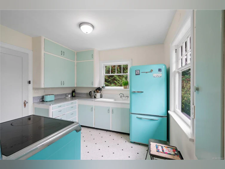 2868 Glenwood Avenue, Saanich, BC, V9A 2A2 - 32