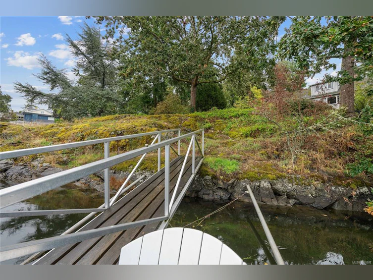 2868 Glenwood Avenue, Saanich, BC, V9A 2A2 - 4