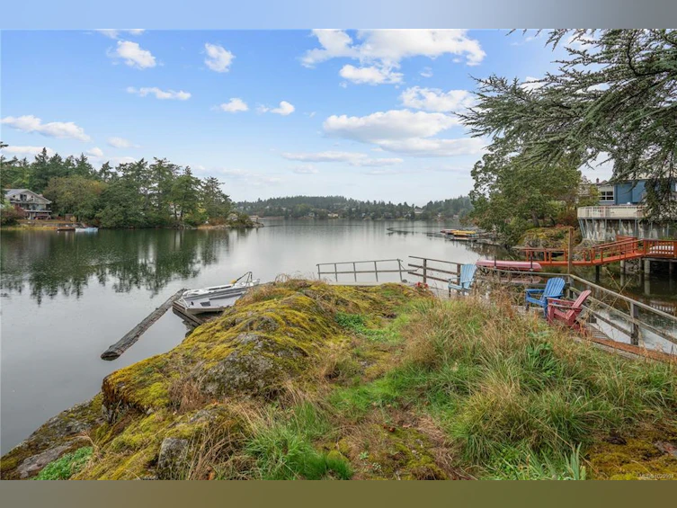 2868 Glenwood Avenue, Saanich, BC, V9A 2A2 - 58