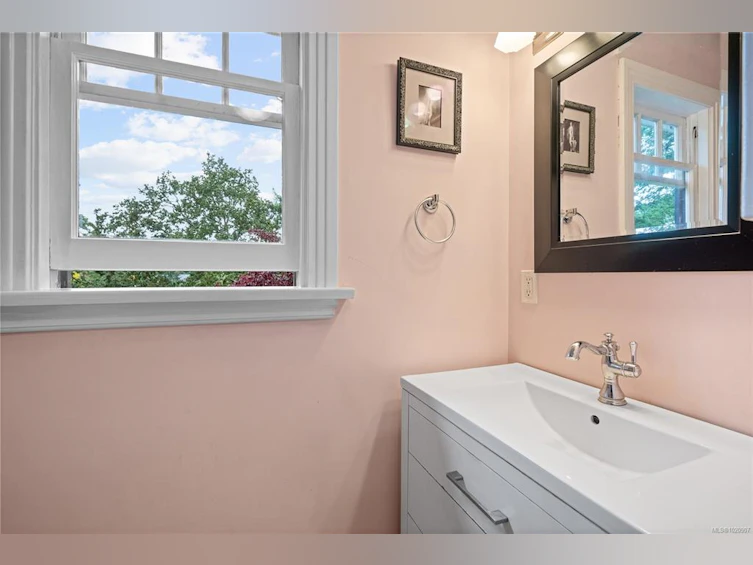 2868 Glenwood Avenue, Saanich, BC, V9A 2A2 - 30