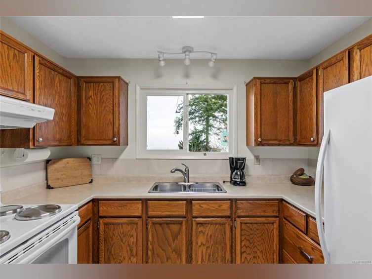 4712 Laguna Way, Nanaimo, BC, V9T 5C3 - 5