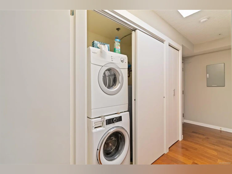404-1063 Southgate Street, Victoria, BC, V8V 2Z1 - 21