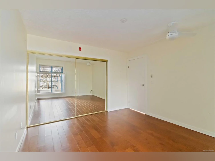 404-1063 Southgate Street, Victoria, BC, V8V 2Z1 - 18