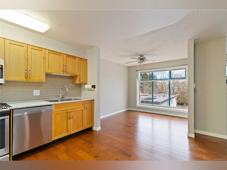 404-1063 Southgate Street, Victoria, BC, V8V 2Z1 - 13
