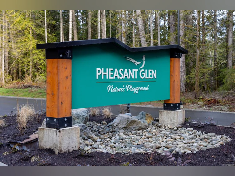 952 Flagstick Road, Qualicum Beach, BC, V9K 0B9 - 3