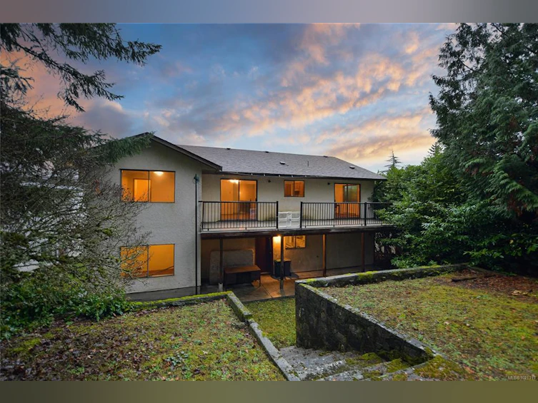 133 Werra Road, View Royal, BC, V9B 5C2 - 27