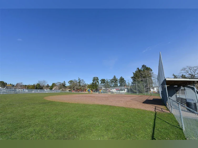 133 Werra Road, View Royal, BC, V9B 5C2 - 34