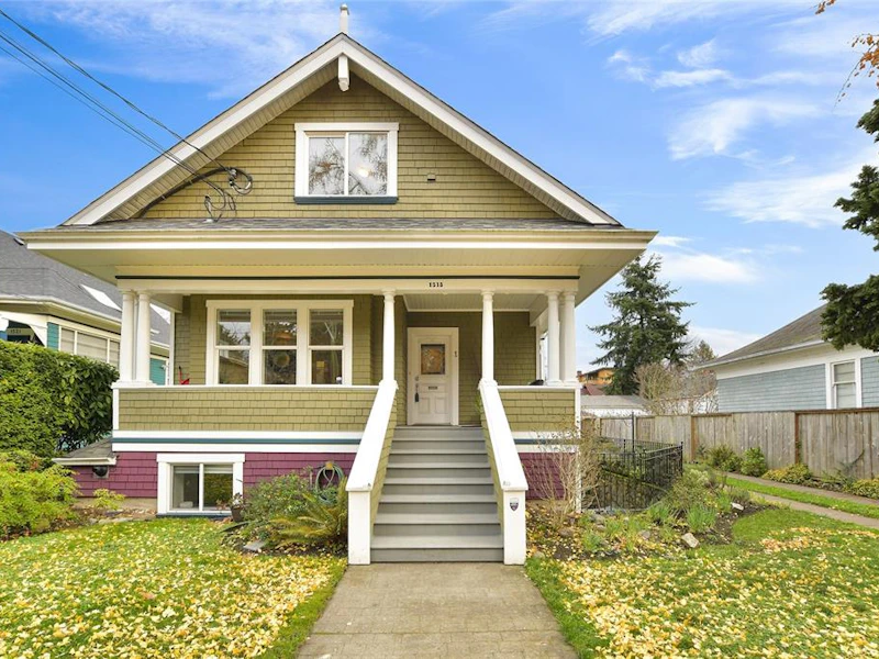 1 - 1515 Camosun Street, Victoria BC V8T 3E3