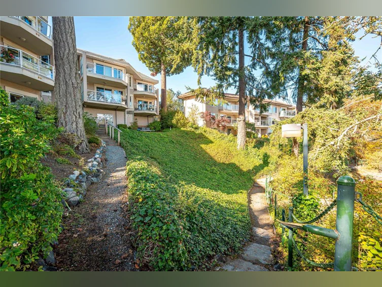 304-1 Buddy Road, View Royal, BC, V9B 1V6 - 44