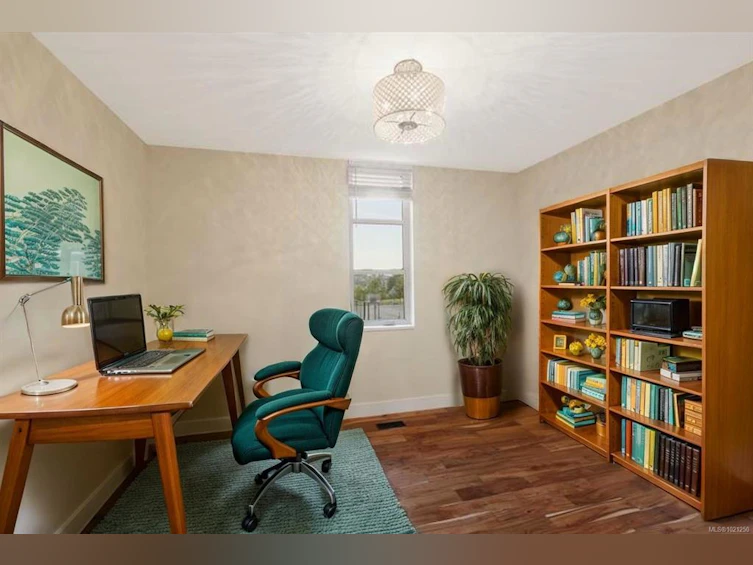 3300 Livesay Road, Central Saanich, BC, V8M 1W7 - 27