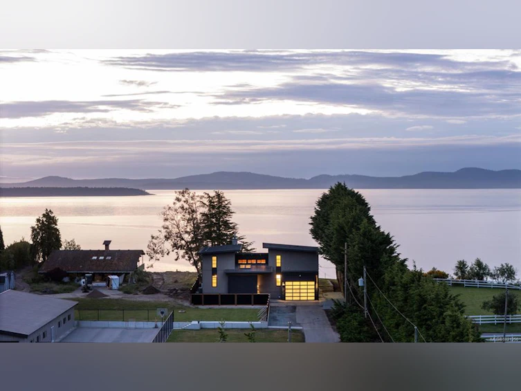 3300 Livesay Road, Central Saanich, BC, V8M 1W7 - 2