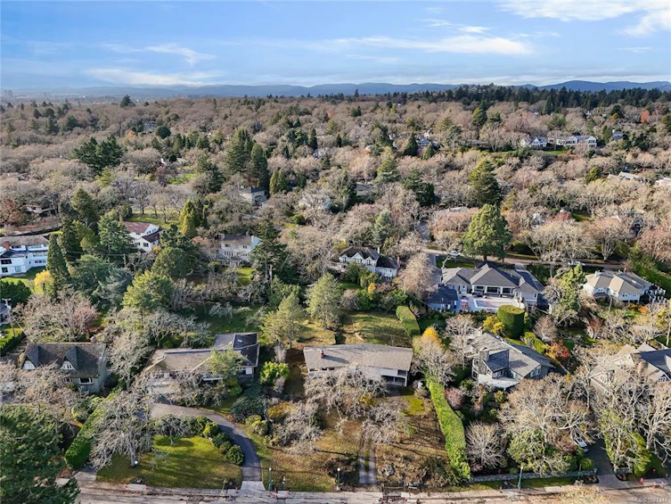 3240 Norfolk Road, Oak Bay, BC, V8R 6H4 - 21