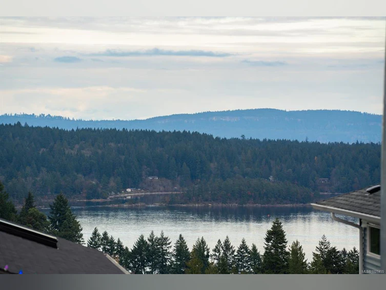 425 Colonia Drive, Ladysmith, BC, V9G 0B8 - 2