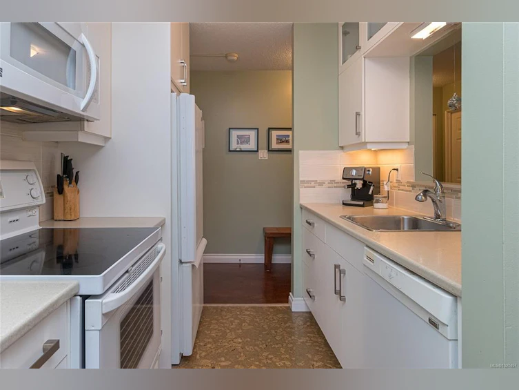 307-2050 White Birch Road, Sidney, BC, V8L 2R1 - 8