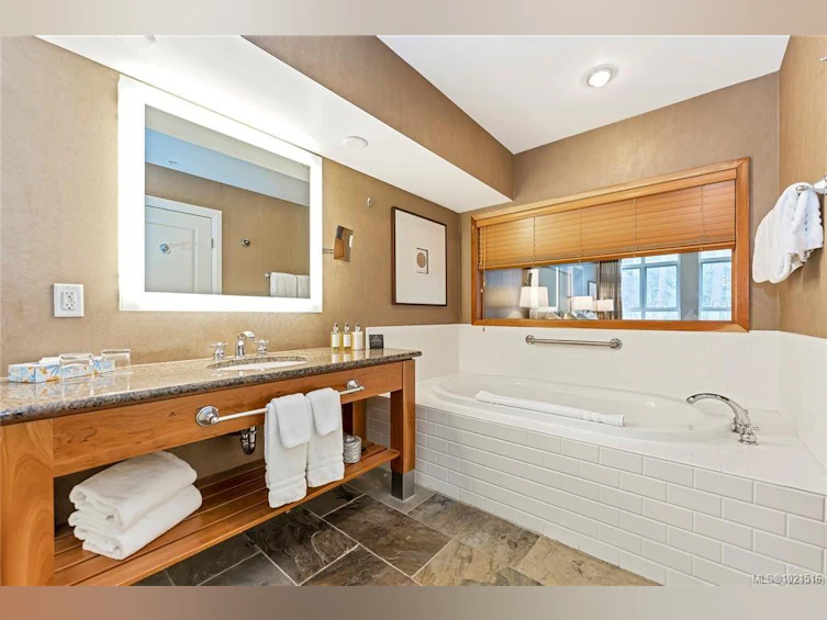 306-308A&B-1376 Lynburne Place, Langford, BC, V9B 6S1 - 9
