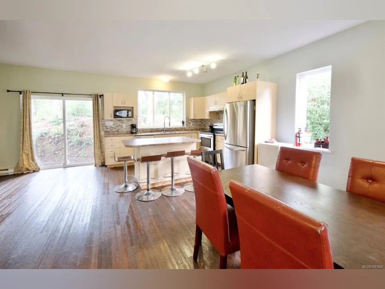 645 Shore Pine Crescent, Tofino, BC, V0R 2Z0 - 4