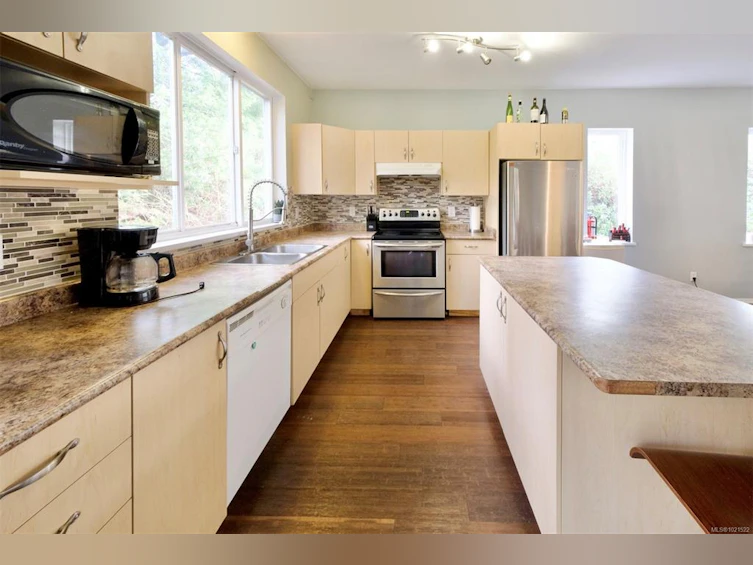 645 Shore Pine Crescent, Tofino, BC, V0R 2Z0 - 8