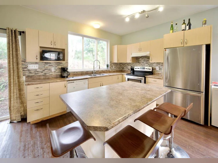 645 Shore Pine Crescent, Tofino, BC, V0R 2Z0 - 7