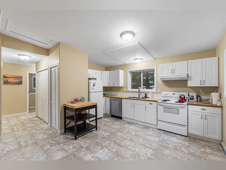 6-2100 Errington Road, Errington, BC, V0R 1V0 - 2