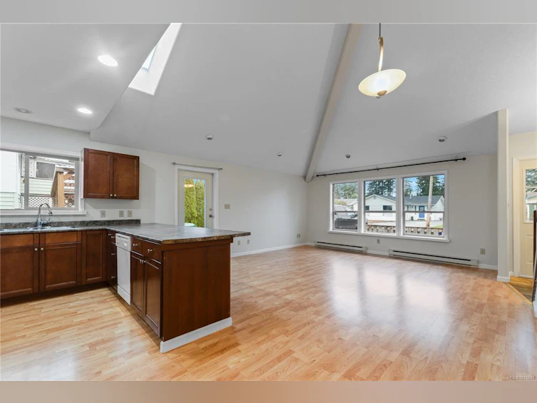 1126 18th Street, Courtenay, BC, V9N 7J8 - 4