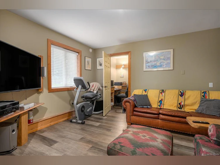3271 South Road, Gabriola Island, BC, V0R 1X7 - 6