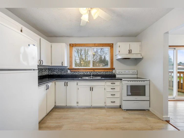 2295 Fitzgerald Avenue, Courtenay, BC, V9N 6J4 - 8