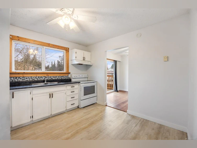 2295 Fitzgerald Avenue, Courtenay, BC, V9N 6J4 - 9