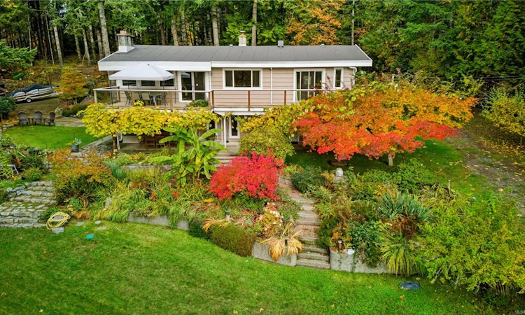 9644 Lakeshore Road