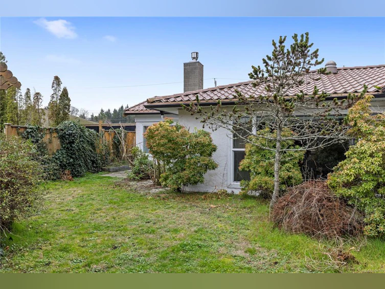 930 Mulholland Drive, French Creek, BC, V9P 1Z4 - 33