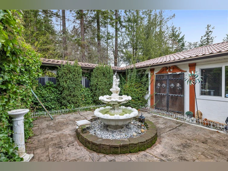 930 Mulholland Drive, French Creek, BC, V9P 1Z4 - 12
