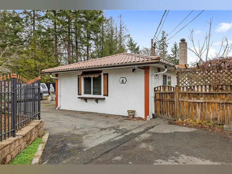 930 Mulholland Drive, French Creek, BC, V9P 1Z4 - 35