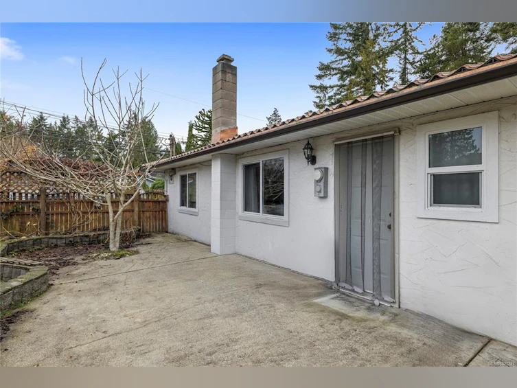 930 Mulholland Drive, French Creek, BC, V9P 1Z4 - 34