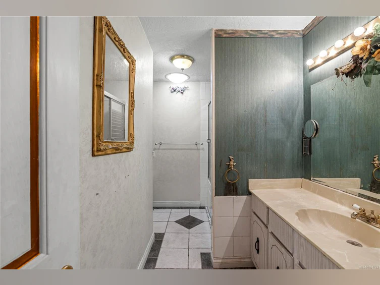 930 Mulholland Drive, French Creek, BC, V9P 1Z4 - 22