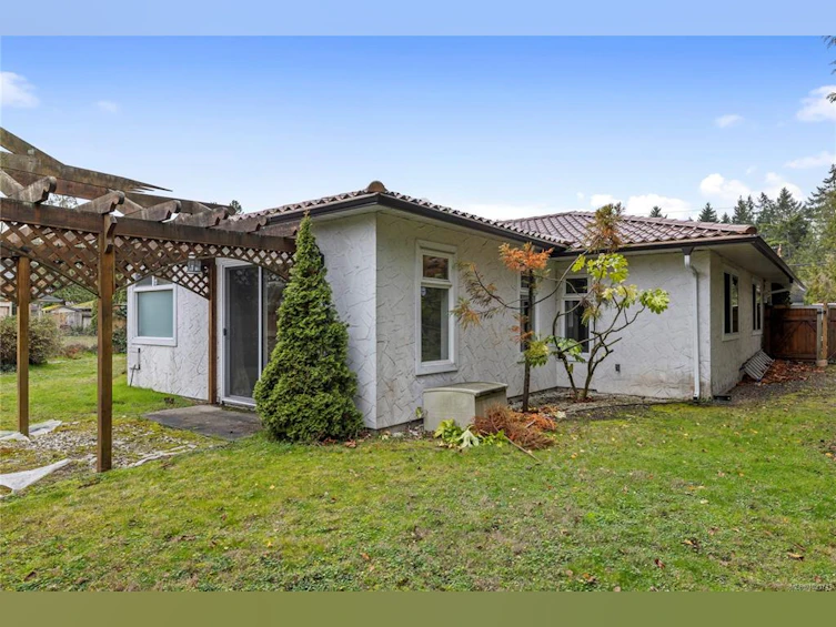 930 Mulholland Drive, French Creek, BC, V9P 1Z4 - 32