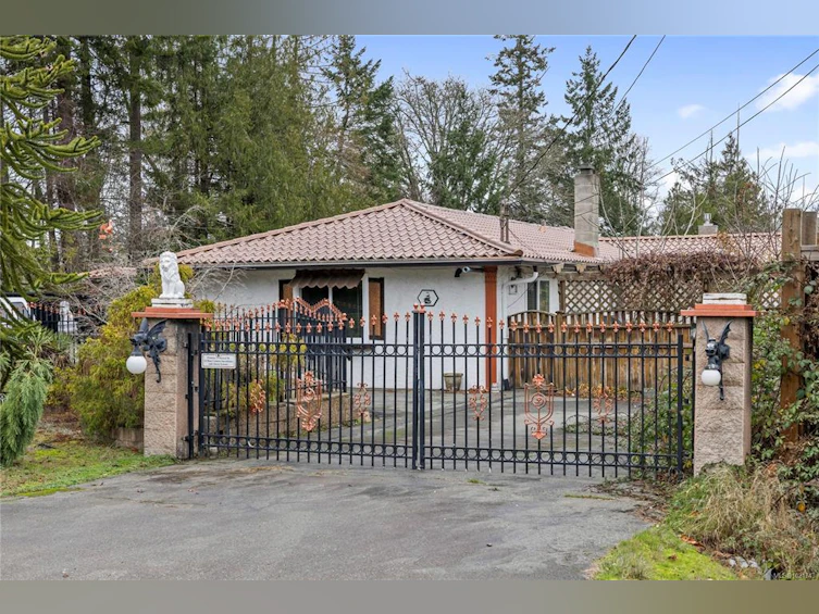 930 Mulholland Drive, French Creek, BC, V9P 1Z4 - 37