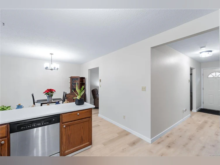 2629 Labieux Road, Nanaimo, BC, V9T 3N3 - 8