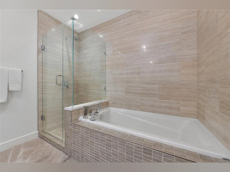 101-200 Douglas Street, Victoria, BC, V8V 2P2 - 31