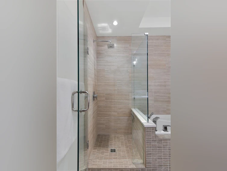 101-200 Douglas Street, Victoria, BC, V8V 2P2 - 29
