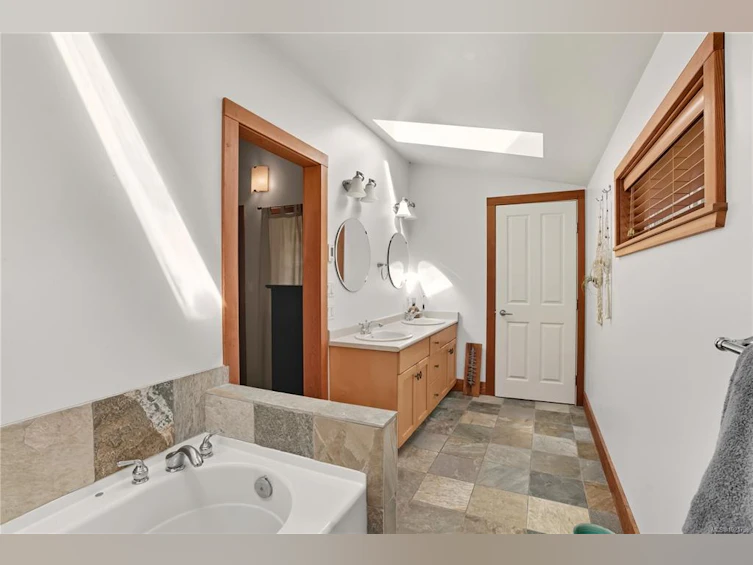 978 Peninsula Road, Ucluelet, BC, V0R 3A0 - 7