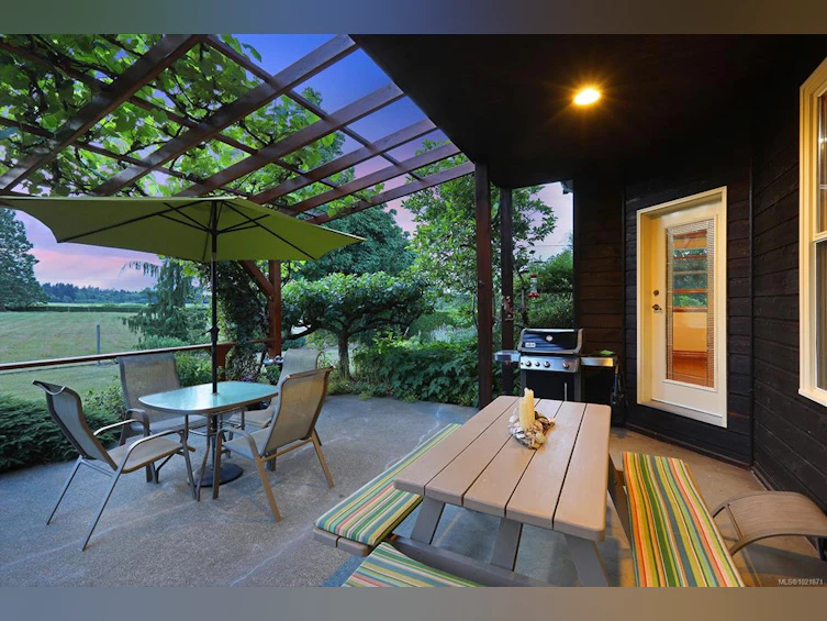 3713 Dove Creek Road, Courtenay, BC, V9J 1R9 - 4