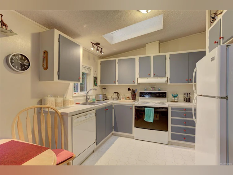 300 Lake Park Road, Lake Cowichan, BC, V0R 2G0 - 12