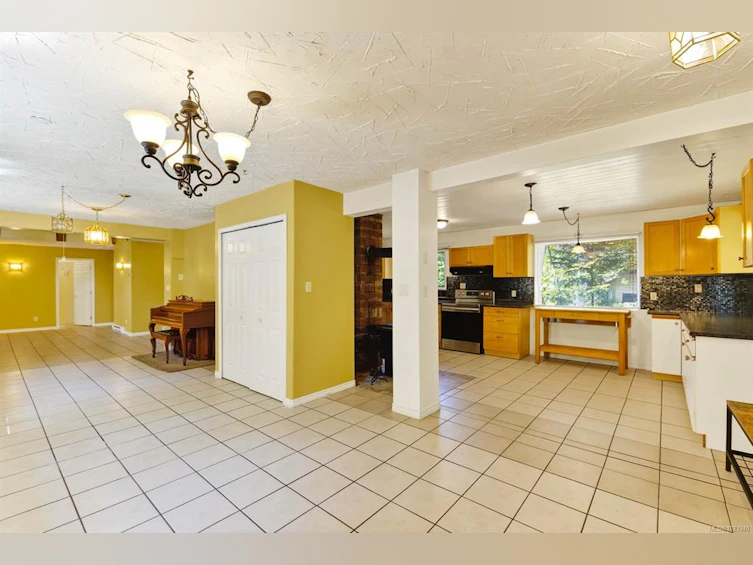8000 Beaver Creek Road, Port Alberni, BC, V9Y 8N2 - 9